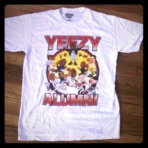 NEW Chinatown Market Yeezy Alumni T-Shirt Large